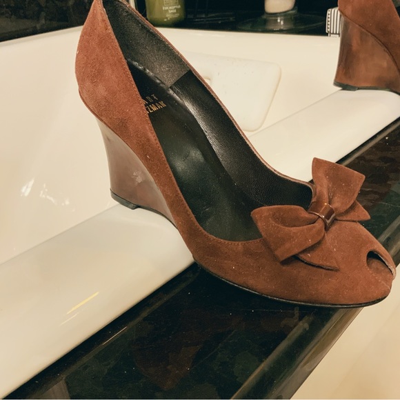 Stuart Weitzman Brown Suede Peep Toe Wedge Marble Heel Bow Tie Accent sz 4.5 - Picture 15 of 16